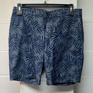 Michael Kors mens blue palm
pattern flat front golf shorts size 32